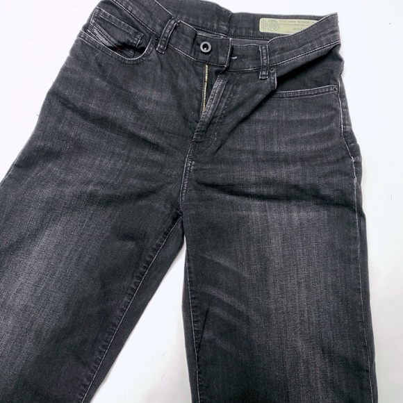 Sz26 / Diesel ‘Widee’ Cropped Distressed Jeans - Picture 8 of 16